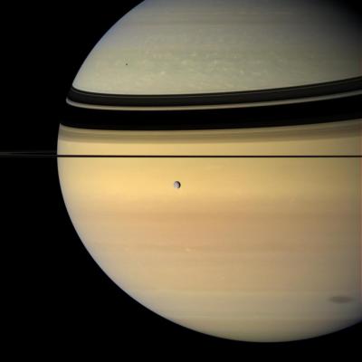 Saturn and the shadow of its rings