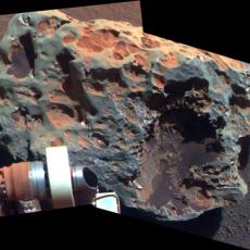 Close-up false colour image of the meteorite 'Block Island'